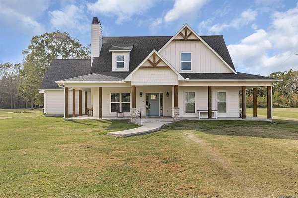 1.7 Acres of Residential Land with Home for Sale in Gonzales, Louisiana