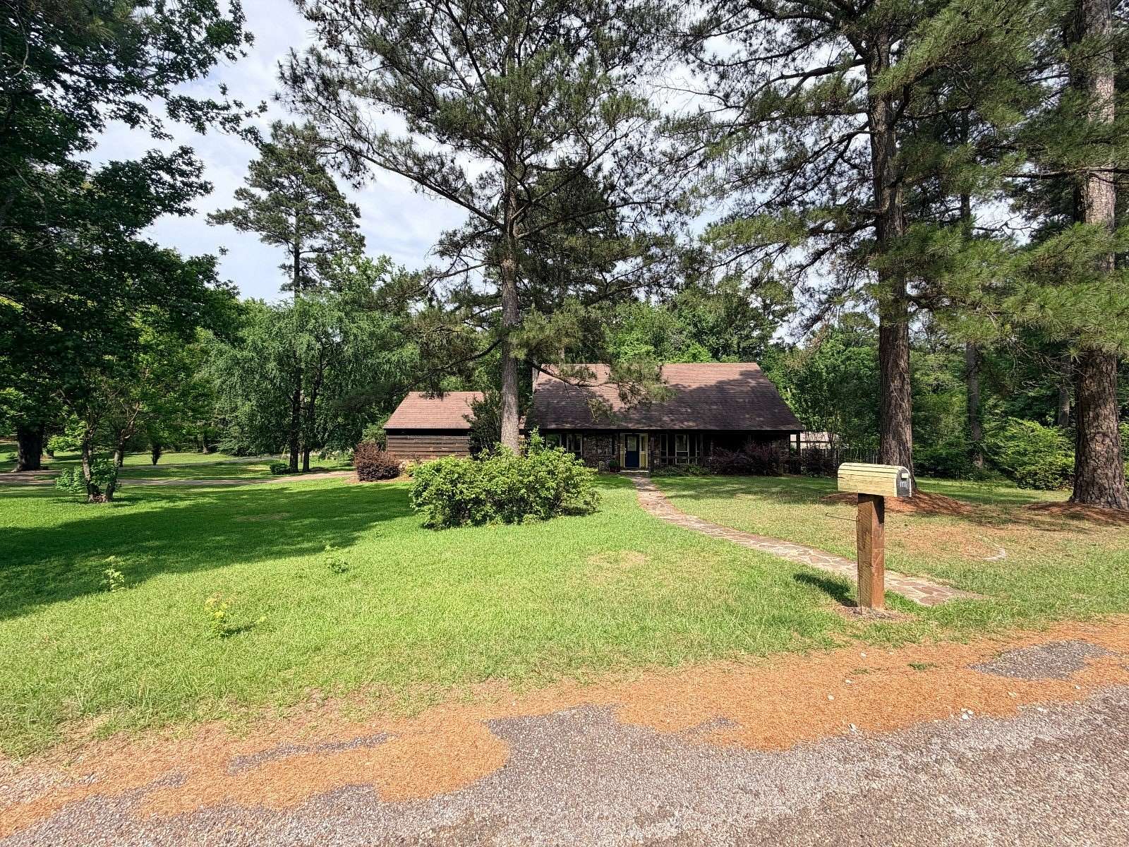 1.86 Acres of Land with Home for Sale in Ashdown, Arkansas