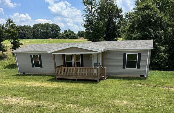 2.39 Acres of Residential Land with Home for Sale in Red Boiling Springs, Tennessee