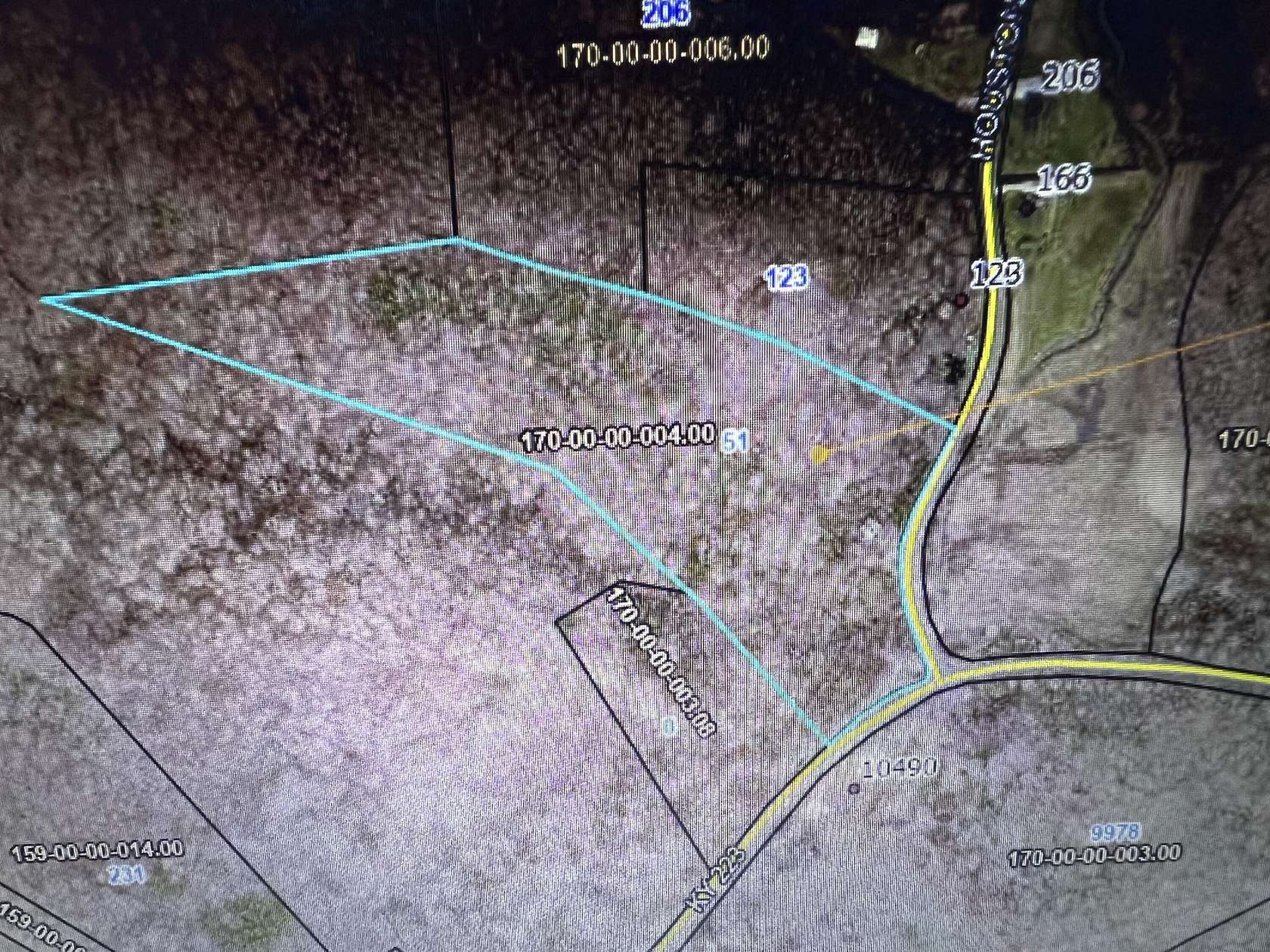 15.3 Acres of Land with Home for Sale in Flat Lick, Kentucky