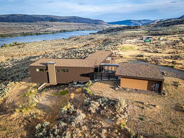 Residential Land for Sale in Malaga, Washington