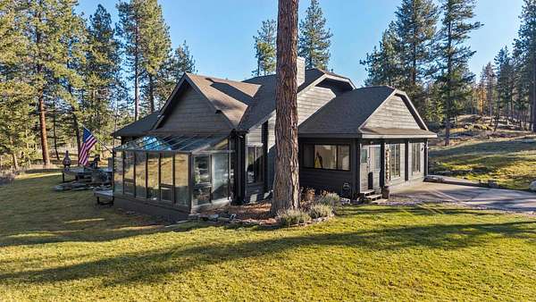 9.5 Acres of Residential Land with Home for Sale in Kalispell, Montana