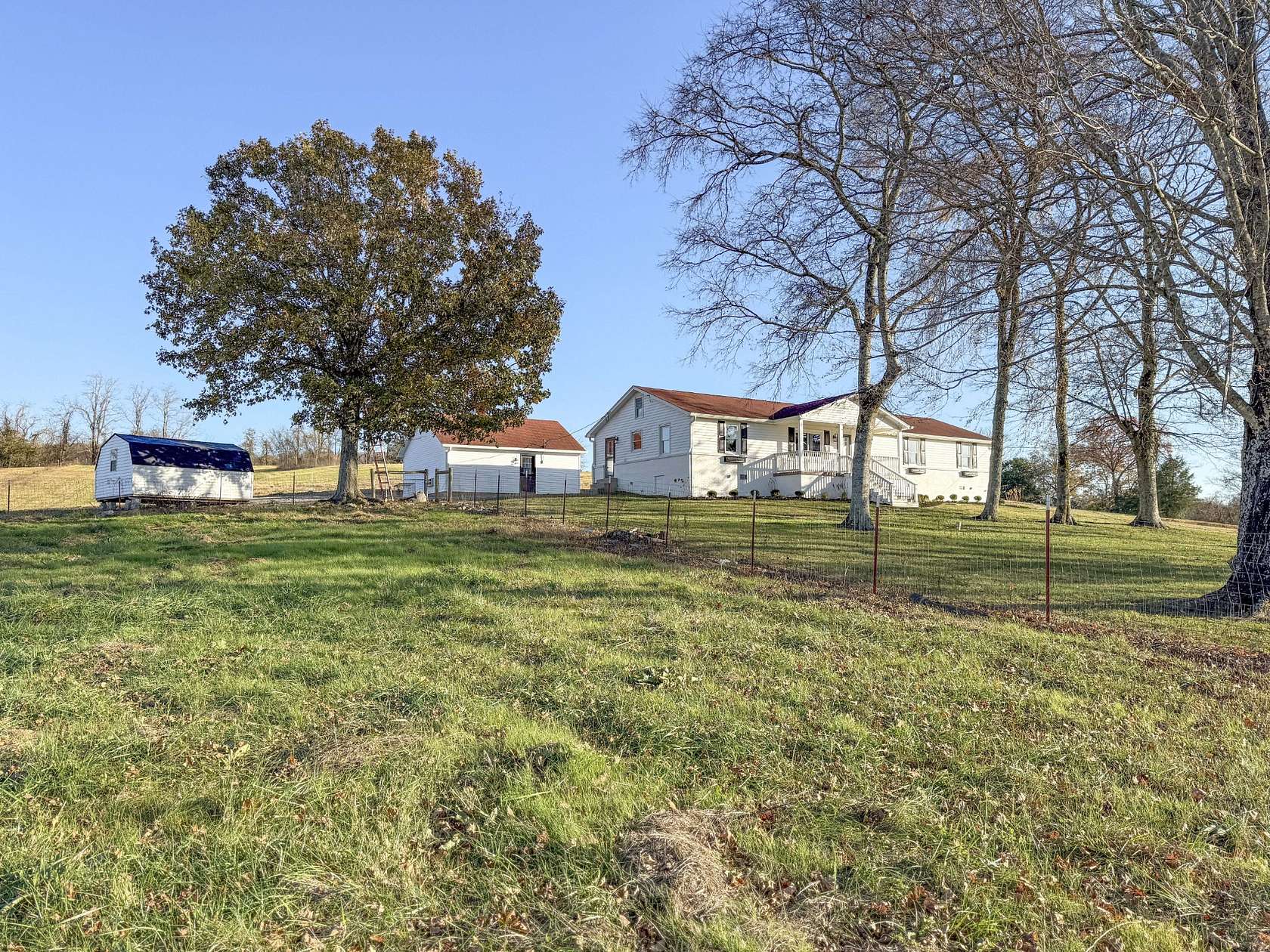 2.37 Acres of Residential Land with Home for Auction in Readyville, Tennessee