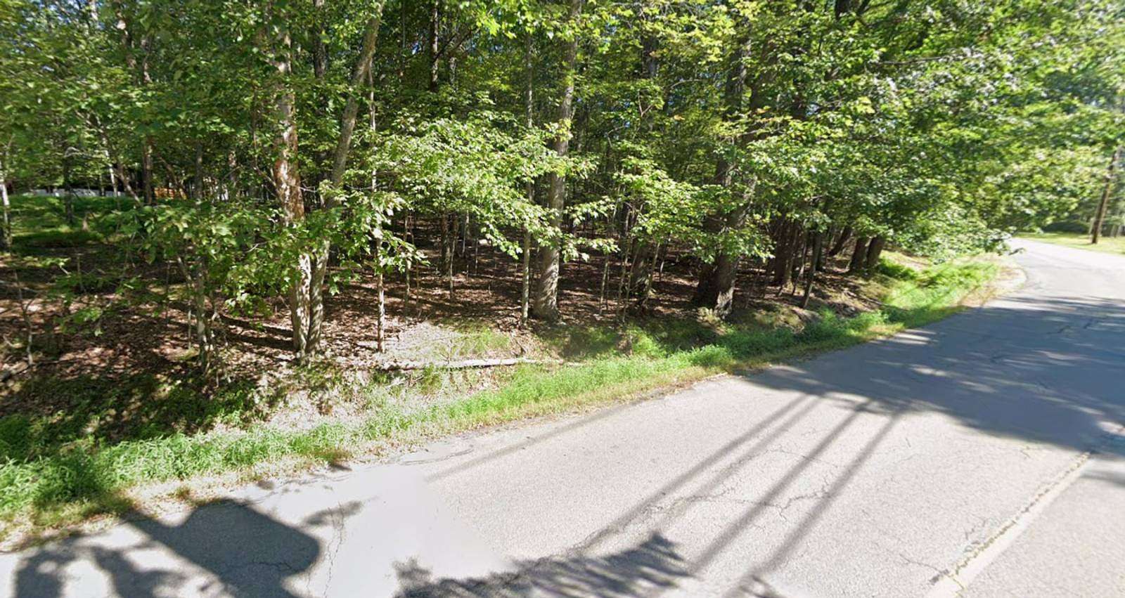 0.5 Acres of Residential Land for Auction in Milford, Pennsylvania