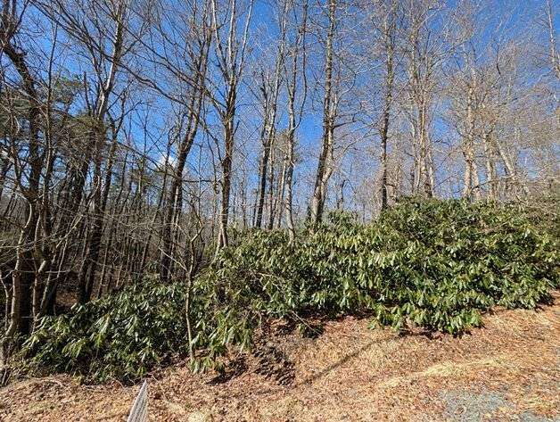 0.56 Acres of Residential Land for Auction in Emerald Lakes, Pennsylvania