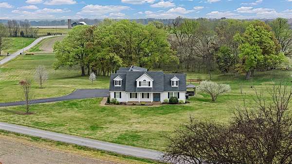 5.1 Acres of Land with Home for Sale in Bowling Green, Kentucky