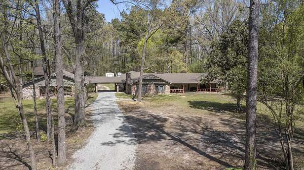 5.19 Acres of Residential Land with Home for Sale in Pine Bluff, Arkansas