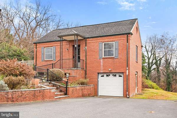 3.13 Acres of Residential Land with Home for Sale in Culpeper, Virginia