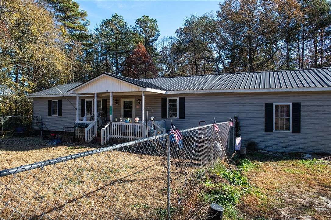 2.49 Acres of Residential Land with Home for Sale in Westminster, South Carolina