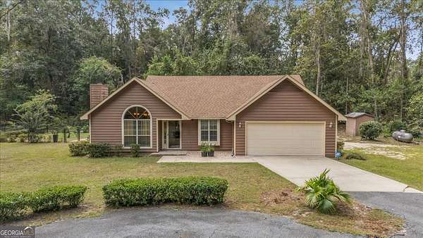 2 Acres of Residential Land with Home for Sale in Allenhurst, Georgia