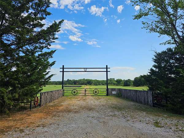 5 Acres of Residential Land for Sale in Reno, Texas