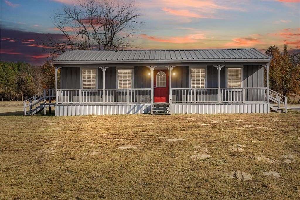 0.75 Acres of Residential Land for Sale in Clarksville, Texas