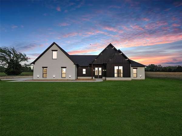 3.3 Acres of Residential Land with Home for Sale in Mabank, Texas