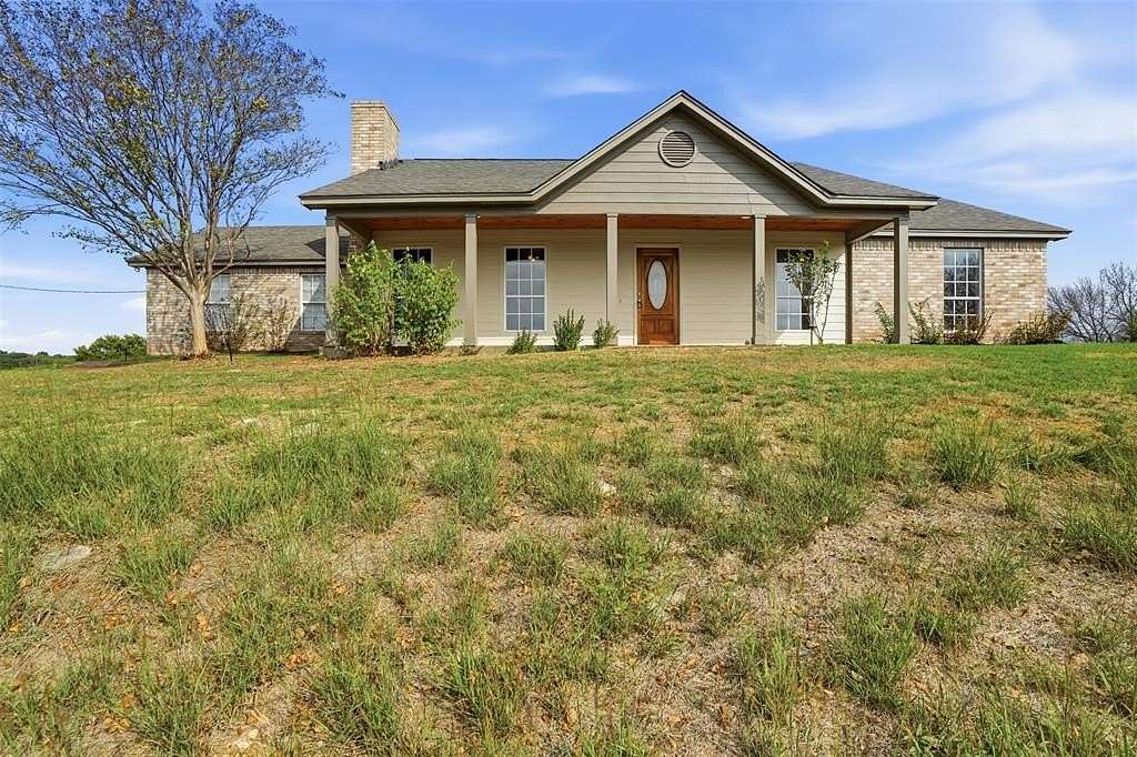 2 Acres of Residential Land with Home for Sale in Glen Rose, Texas