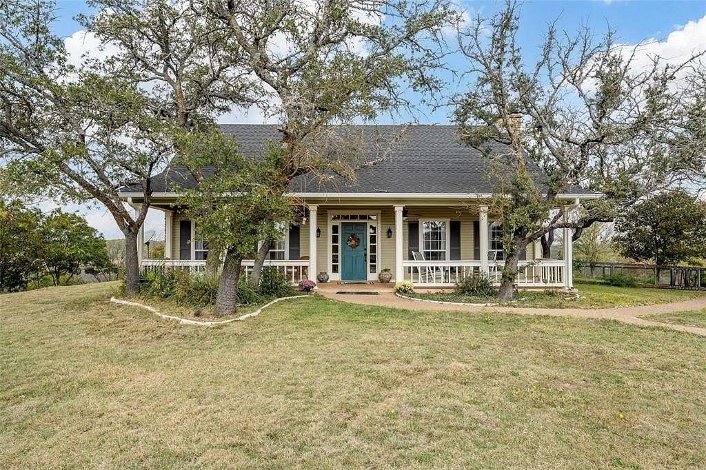 16.8 Acres of Land with Home for Sale in Oglesby, Texas