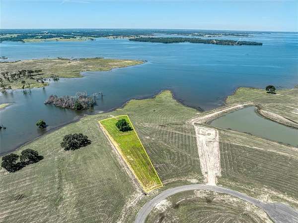 1.49 Acres of Residential Land for Sale in Honey Grove, Texas