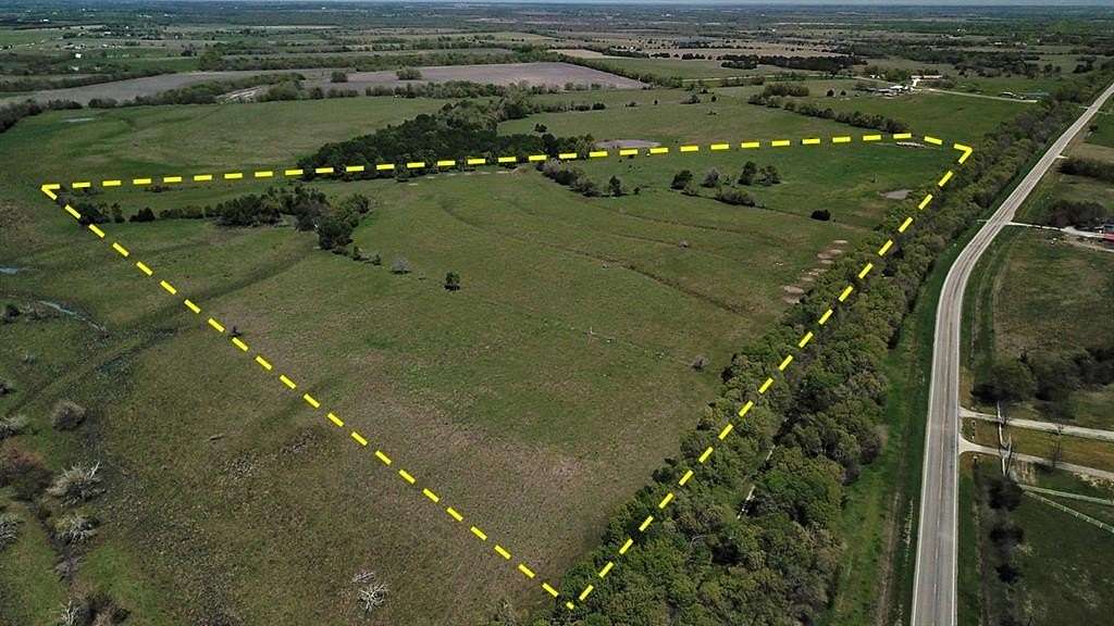 33.5 Acres of Agricultural Land for Sale in Celeste, Texas