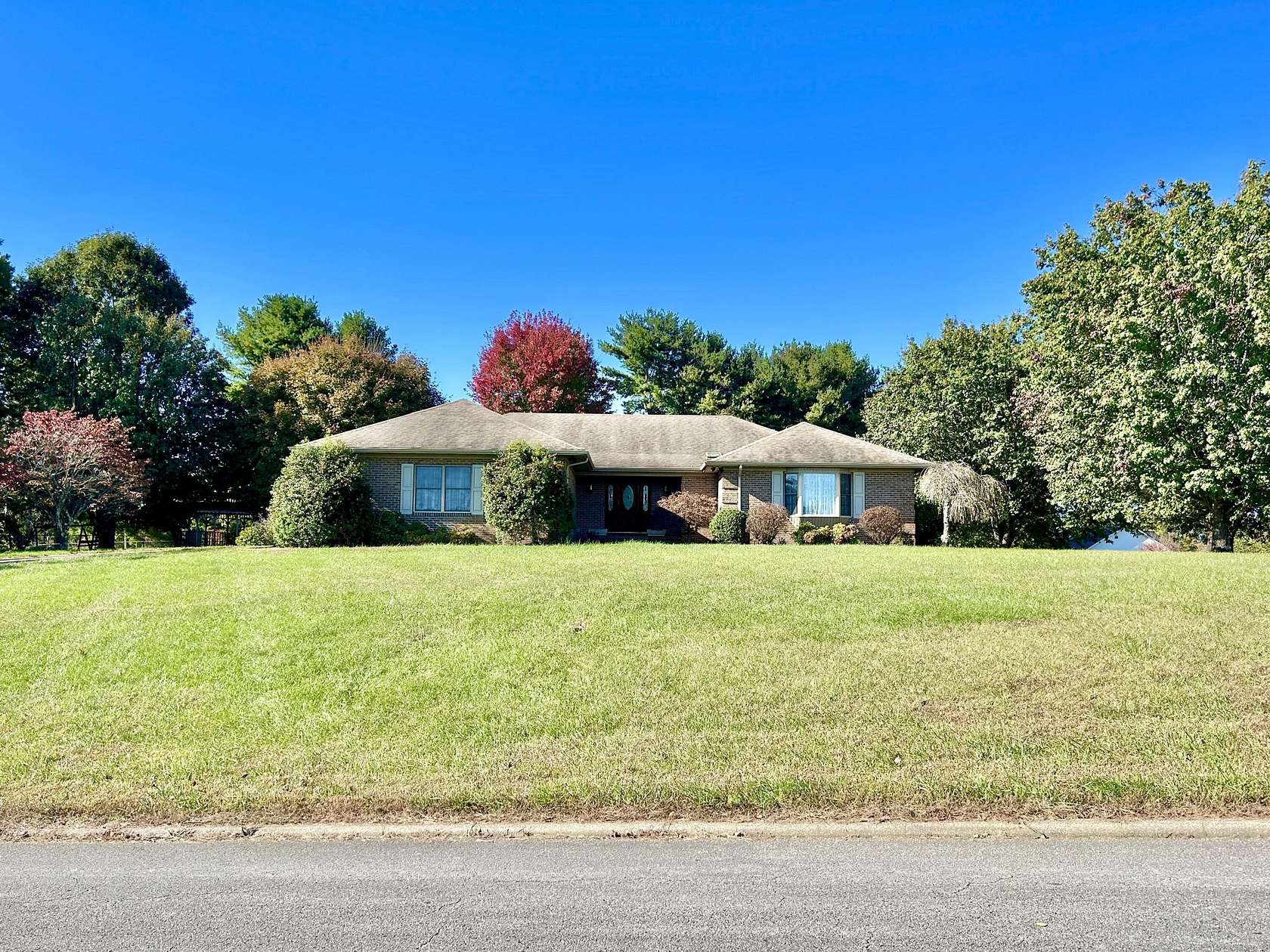 2 Acres of Residential Land with Home for Sale in Somerset, Kentucky