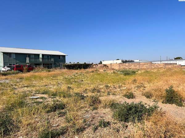 0.24 Acres of Mixed-Use Land for Sale in Kennewick, Washington
