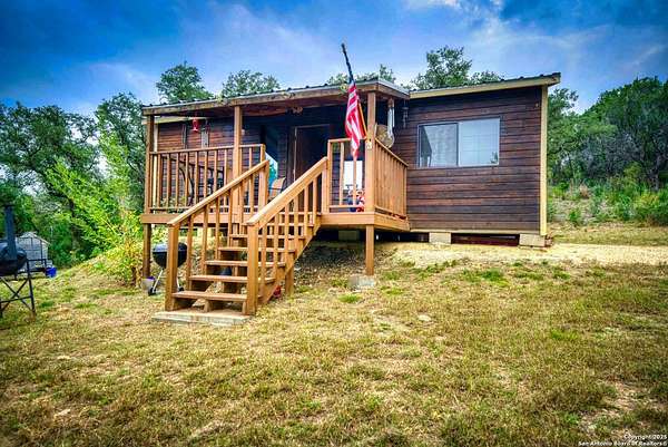 10 Acres of Improved Recreational Land for Sale in Hondo, Texas