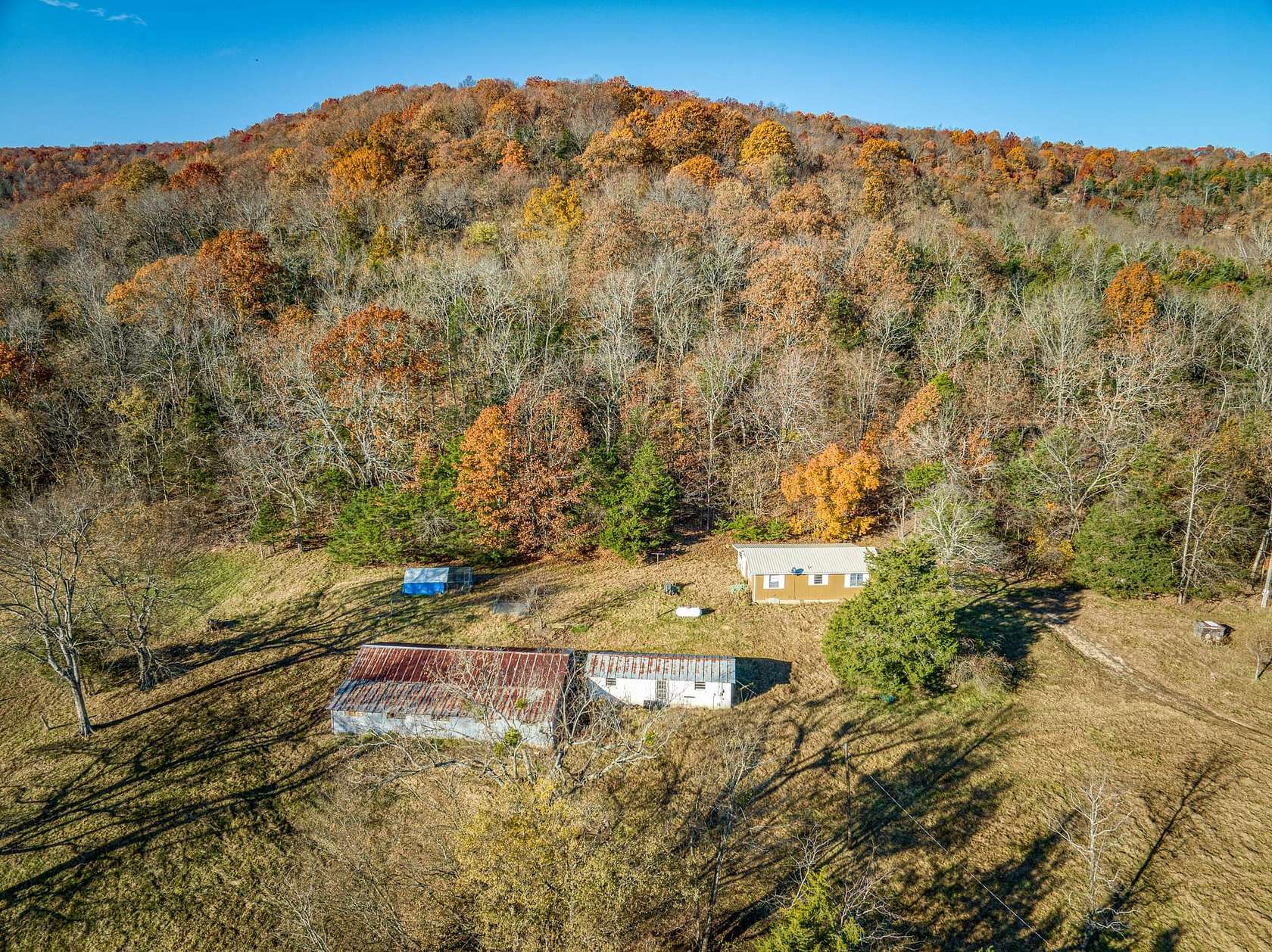 9 Acres of Residential Land with Home for Sale in Marshall, Arkansas