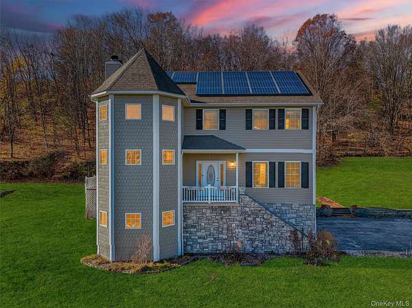 2 Acres of Residential Land with Home for Sale in Marlboro, New York