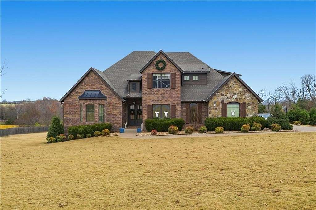 1.58 Acres of Residential Land with Home for Sale in Springdale, Arkansas