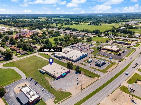 2.64 Acres of Improved Commercial Land for Sale in Siloam Springs, Arkansas