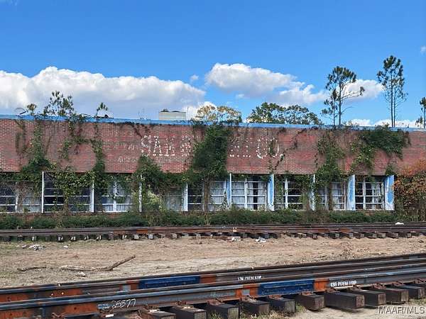 Improved Commercial Land for Sale in Selma, Alabama