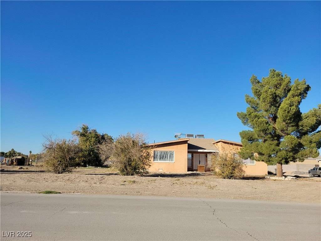 2.6 Acres of Residential Land with Home for Sale in Overton, Nevada