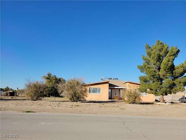2.6 Acres of Residential Land with Home for Sale in Overton, Nevada