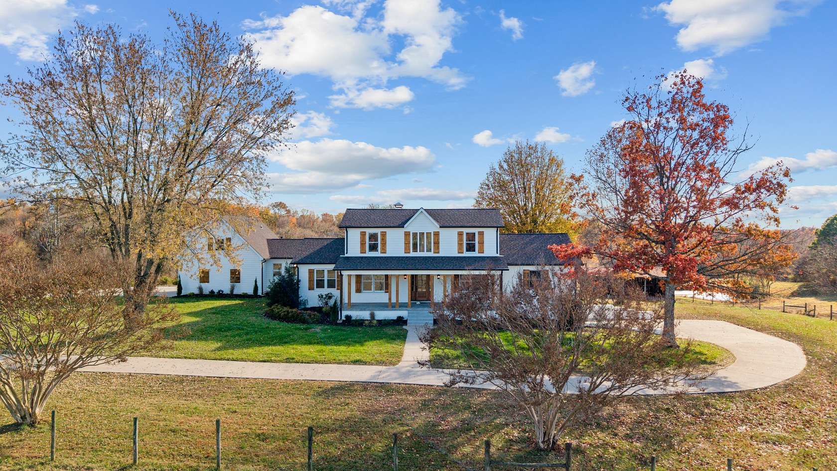 8.69 Acres of Land with Home for Sale in Lebanon, Tennessee