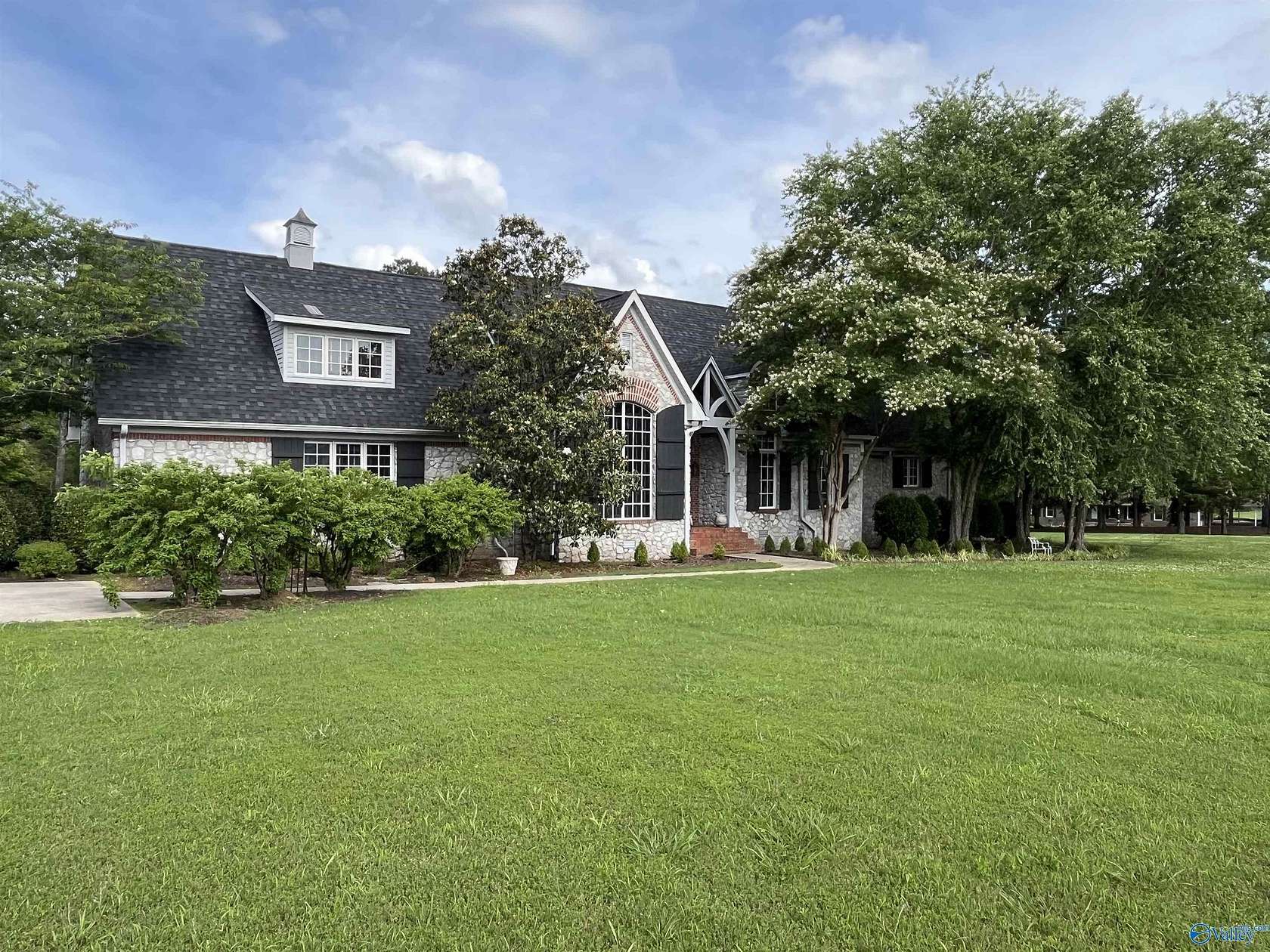 3 Acres of Residential Land with Home for Sale in Decatur, Alabama