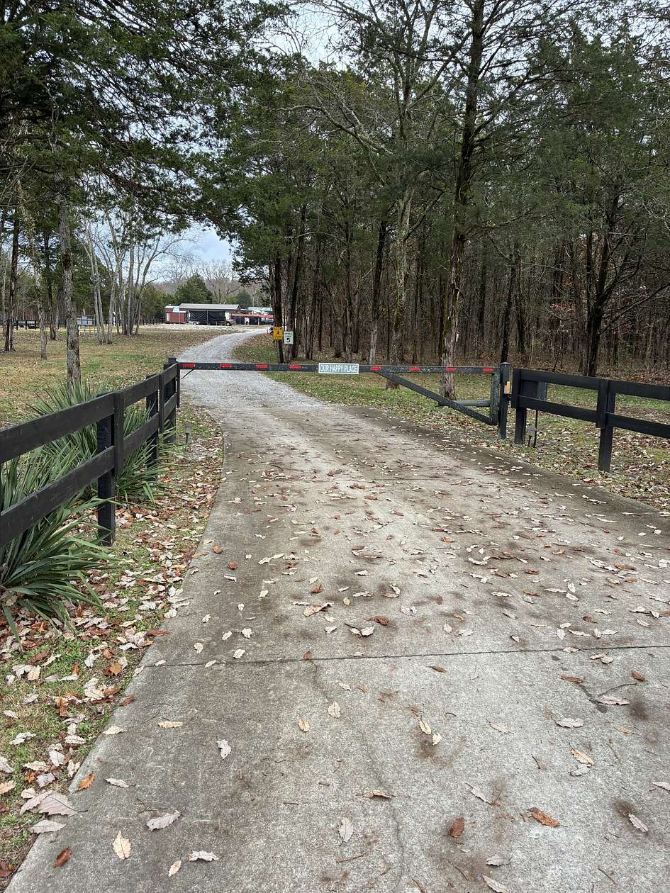 6.87 Acres of Residential Land for Sale in Eagleville, Tennessee