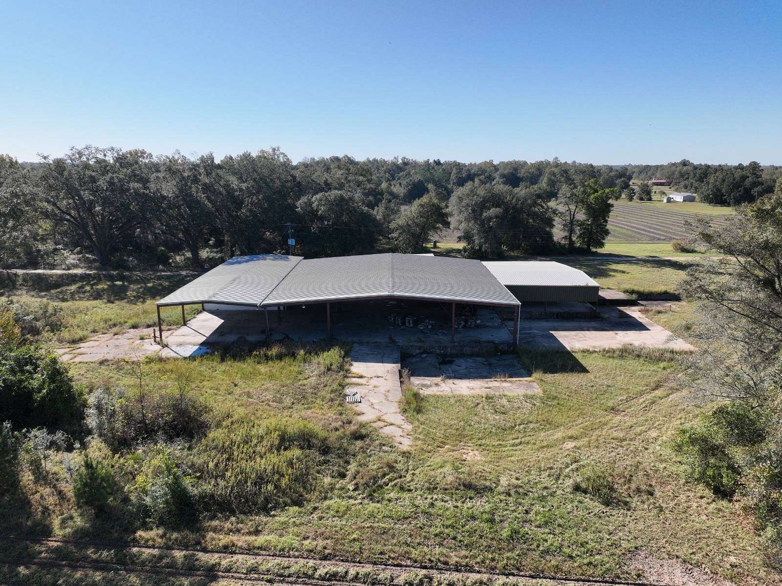 9 Acres of Mixed-Use Land for Sale in Marianna, Florida