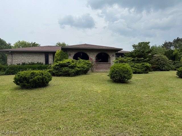 7.75 Acres of Residential Land with Home for Sale in Wellsville, Ohio