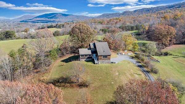 4 Acres of Residential Land with Home for Sale in Roanoke, Virginia