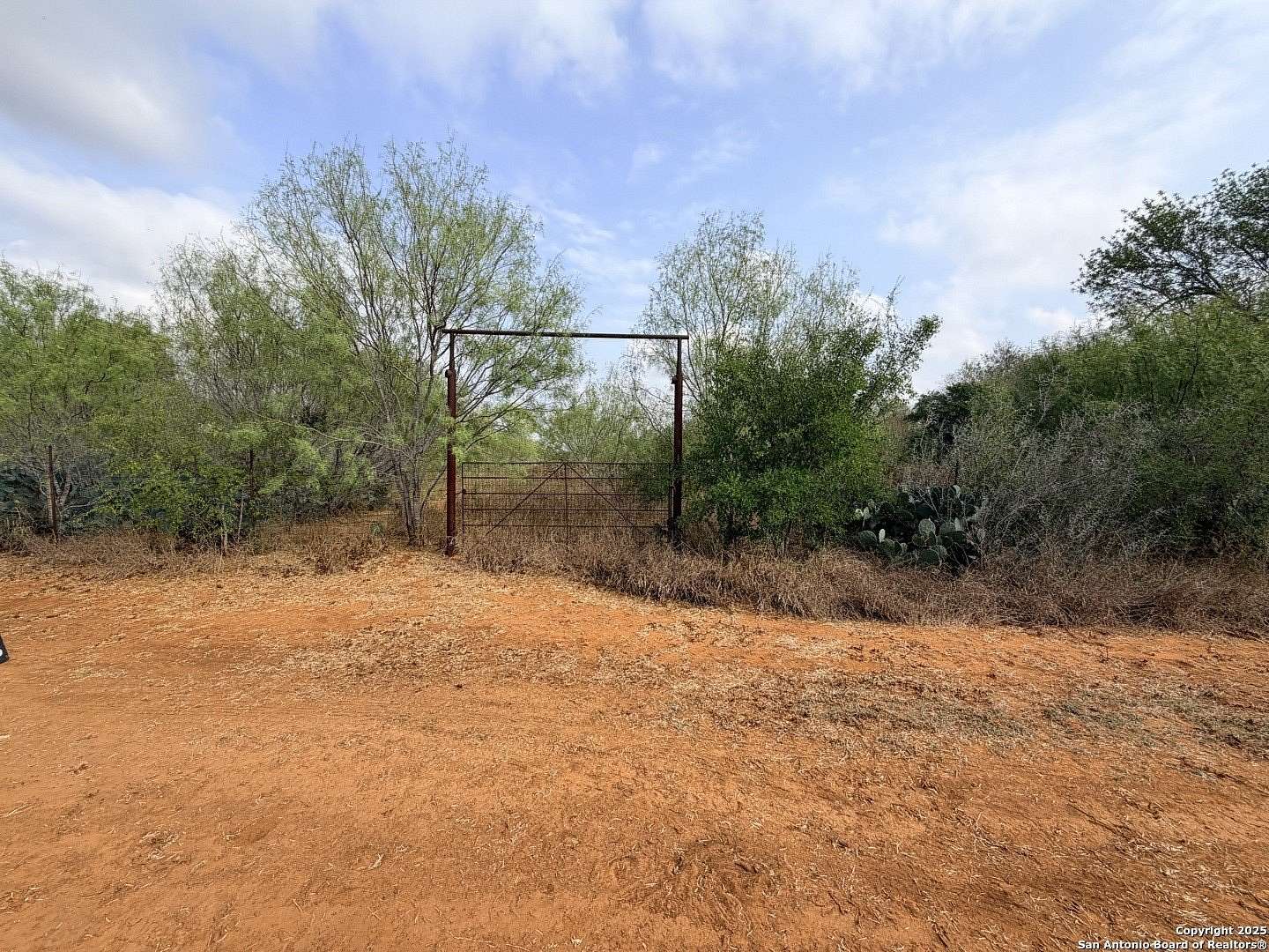 0.7 Acres of Land for Sale in Charlotte, Texas