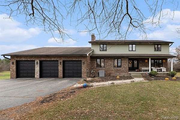 3.1 Acres of Residential Land with Home for Sale in Swartz Creek, Michigan