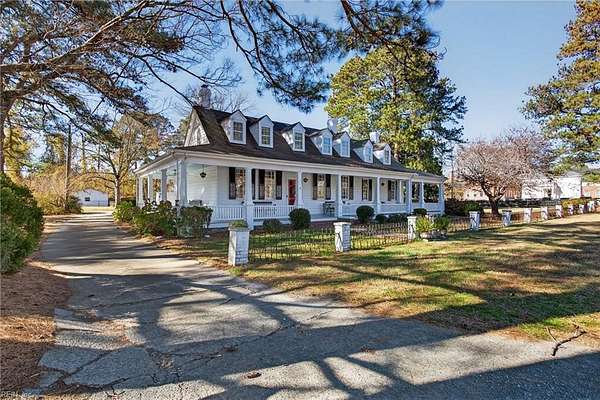 2.47 Acres of Residential Land with Home for Sale in Courtland, Virginia