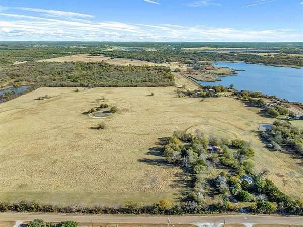 16.2 Acres of Recreational Land & Farm for Sale in Terrell, Texas