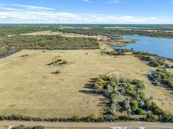 16.2 Acres of Land for Sale in Terrell, Texas