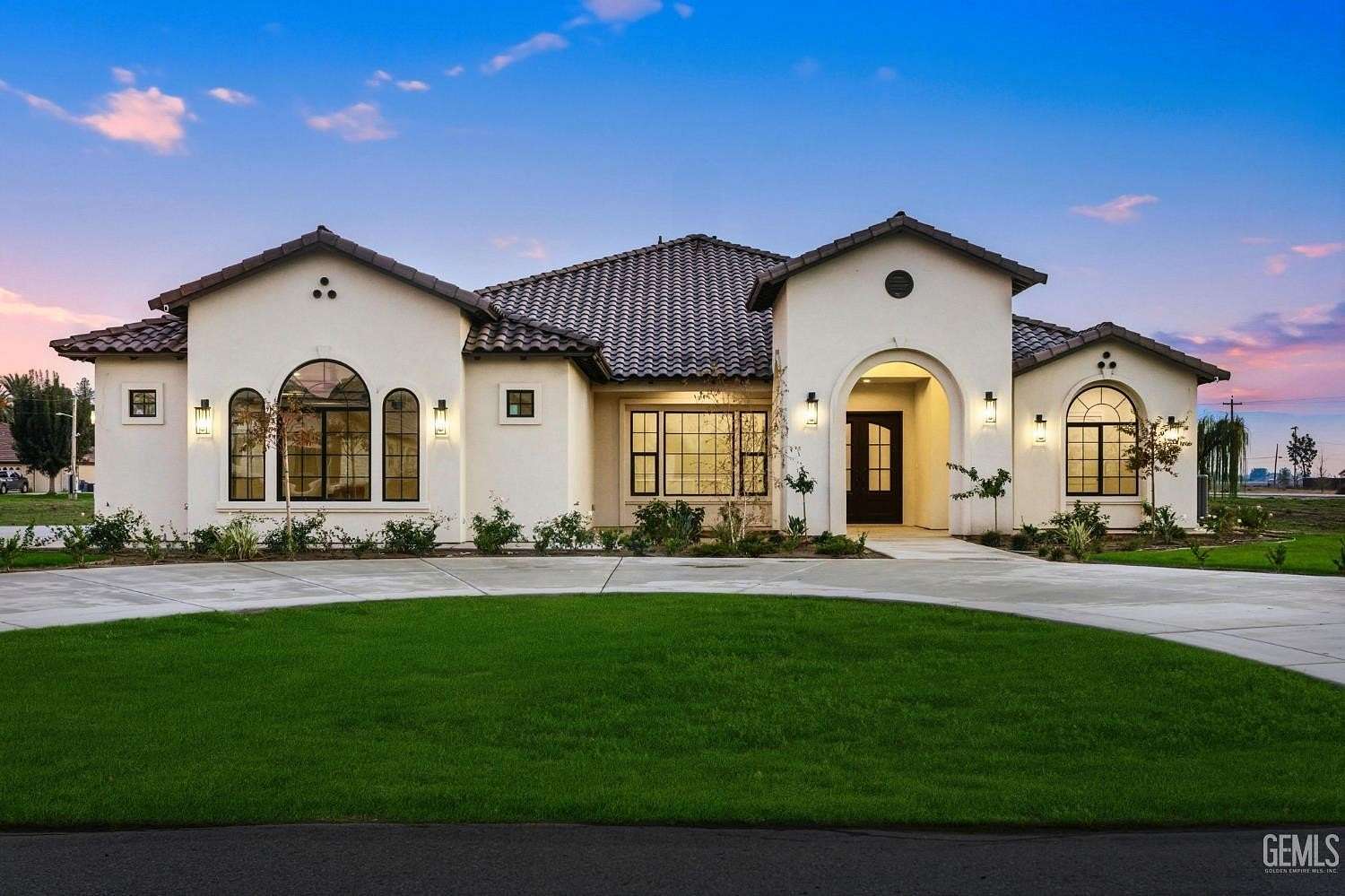 2.3 Acres of Residential Land with Home for Sale in Bakersfield, California