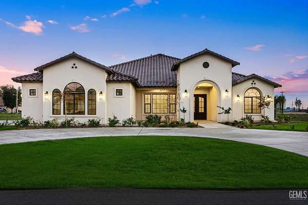 2.3 Acres of Residential Land with Home for Sale in Bakersfield, California