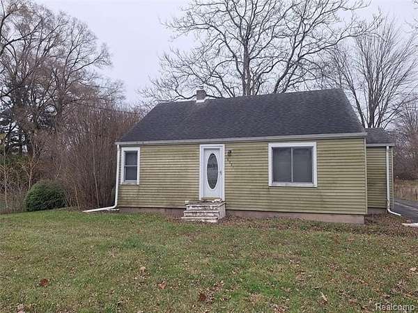 1.88 Acres of Residential Land with Home for Sale in Saginaw, Michigan