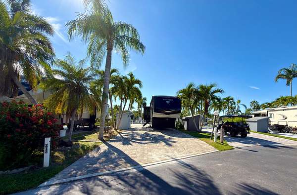 Land for Sale in Chokoloskee, Florida