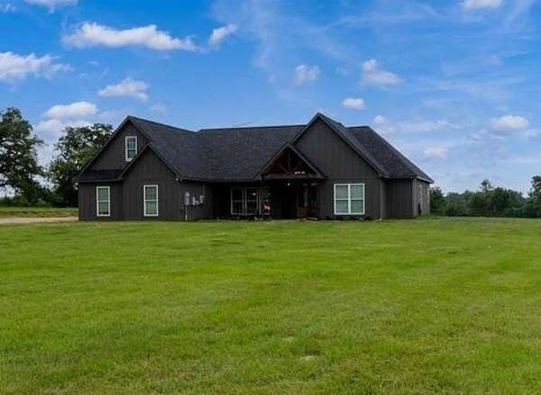 10 Acres of Land with Home for Sale in LaRue, Texas