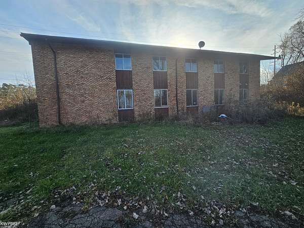 1.63 Acres of Improved Commercial Land for Sale in Flint, Michigan