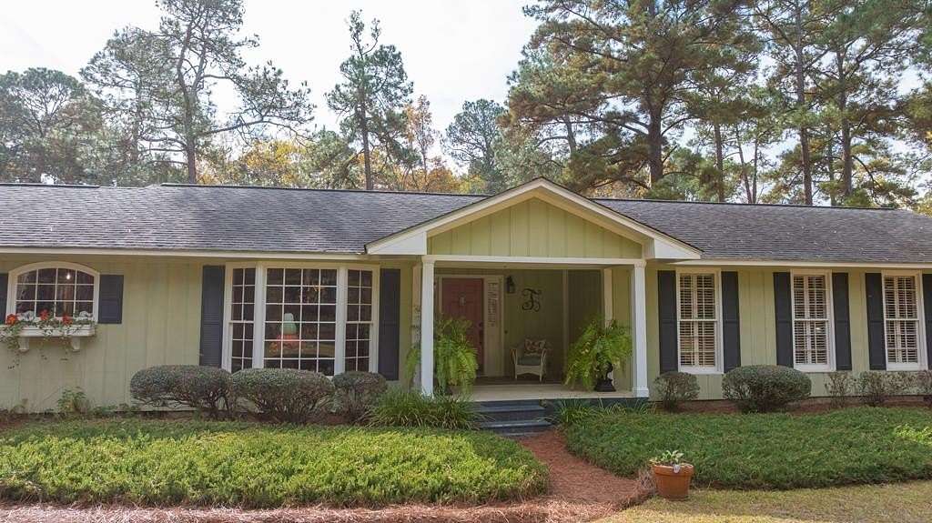 2.5 Acres of Residential Land with Home for Sale in Tifton, Georgia