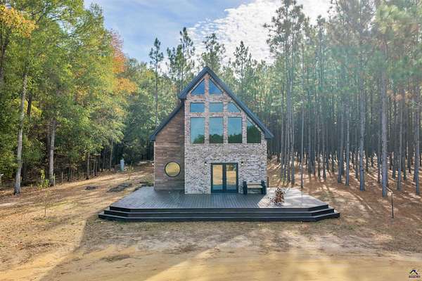 2 Acres of Residential Land with Home for Sale in Hawkinsville, Georgia